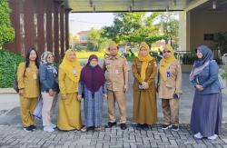 Sebatang Kara di Usia Senja, Air Mata Mbah Musrikah Mengiringi Langkahnya Menuju Panti Jompo