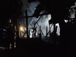 Bikin Panik! Peternakan Lele di Ponorogo Hangus Terbakar