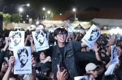 Tak Sekadar Konser, Cholil Efek Rumah Kaca Sampaikan Pesan Menohok soal Kondisi Indonesia