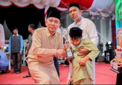 Tanpa Melihat Dunia, Bocah 8 Tahun Tunanetra Asal Aceh Terangi Panggung MTQ Lewat Lantunan Alquran