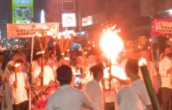 Ketua RT di Purwakarta Alami Luka Bakar Serius Saat Semburkan Api di Pawai Obor 1 Muharam