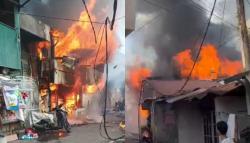 Kebakaran Hanguskan 10 Rumah di Jalan Sultan Alauddin Makassar