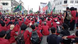 Ratusan Mahasiswa Gelar Aksi di Titik Nol Jogja, Soroti Evaluasi Program MBG dan KDMP