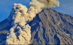 Gunung Semeru Erupsi Hari Ini, Awan Panas Guguran Meluncur 4,5 Kilometer ke Besuk Kobokan