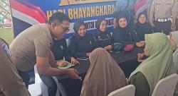 Ratusan Warga Serbu Baksos Polresta Sidoarjo, 500 Paket Sembako Gratis Ludes Dibagikan