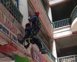 Damkar Salatiga Tingkatkan Kemampuan Penanganan Kebakaran Gedung Tinggi