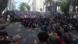 Demo Tak Ditemui Ketua DPRD Sumut, Ini Reaksi Mahasiswa Universitas HKBP Nommensen