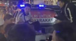 Maling Motor Bersenjata Tajam Bonyok Digebuk Massa, Satu Pelaku Dicokok Usai Tusuk Warga