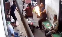 Video Viral! Ibu dan Anak Dilempar Bom Molotov di Koja Jakut, Polisi Buru 4 Terduga Pelaku