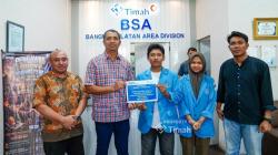 Mahasiswa UBB Bangun Pojok Literasi dan Tanam Mangrove di Pulau Lepar