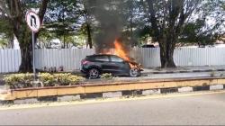 Minibus Terbakar di Tengah Kota Pangkalpinang, Kerugian Capai Ratusan Juta