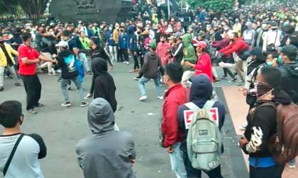 Puluhan Anak STM Menyusup saat Demo Tolak UU Cipta Kerja di Semarang - Bagian 1