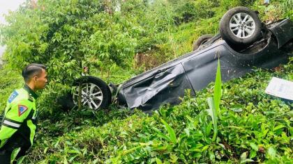 Kijang Innova masuk jurang Solok Selatan