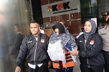 Bupati Fadia Arafiq Kena OTT KPK, Wabup Pekalongan Pastikan Pelayanan Masyarakat Tetap Normal - Bagian 1