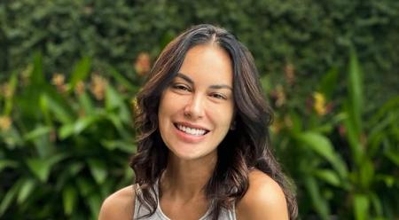 Elizabet Fenvikning Ayol hayotidagi jinsiy aloqa filmini onlayn tomosha qiling. Toshak ostida tiqilib, sikildi