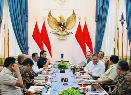 Prabowo Pimpin Ratas di Istana, Bahas Perkembangan Ekonomi hingga Evaluasi Program Pemerintah  Prabowo Pimpin Ratas di Istana, Bahas Perkembangan Ekonomi hingga Evaluasi Program Pemerintah