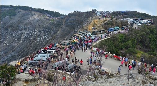 Gunung Tangkuban Perahu Primadona Wisatawan, Ini Buktinya!