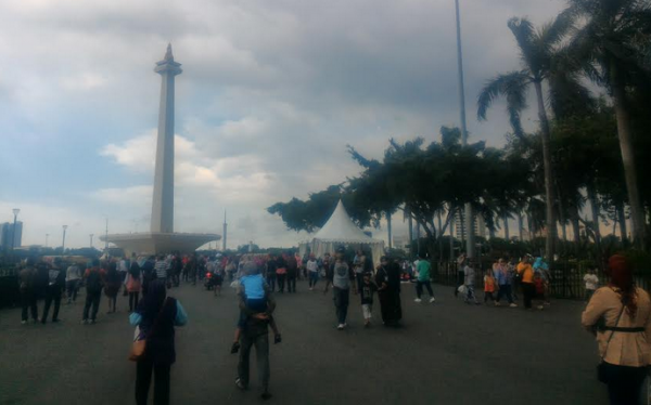 Rayakan Malam Tahun Baru Monas Mulai Dipadati Pengunjung 