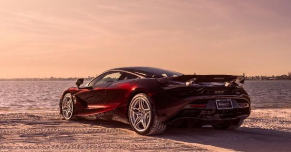 McLaren 720