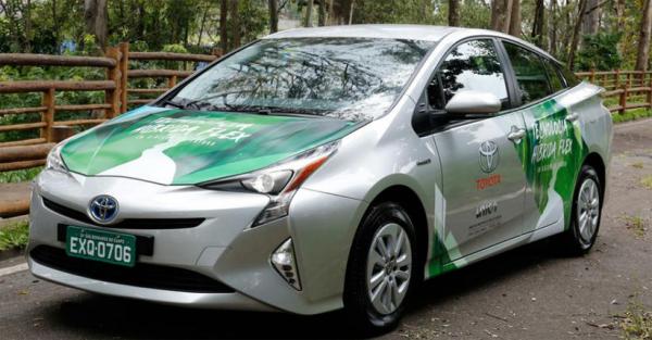  Toyota  Prius Terbaru Pakai Bahan Bakar Etanol