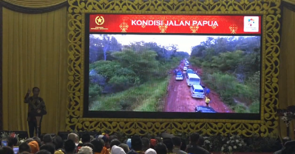 Jokowi Minta Gubernur dan Bupati di Papua Relokasi Warga Asmat