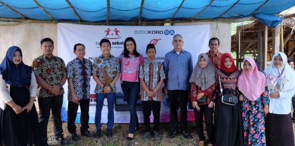 Maria Harfanti bersama Yayasan Bangun Sekolah Indonesia
