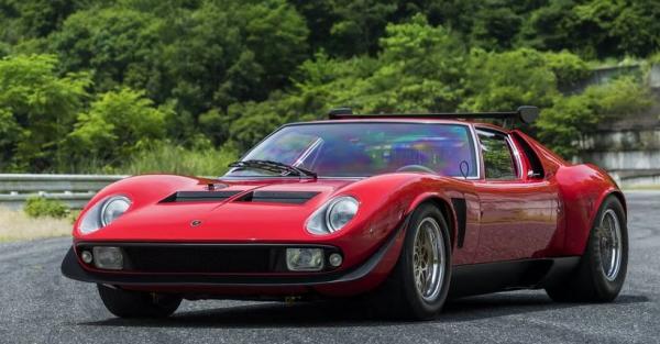 Lamborghini Miura