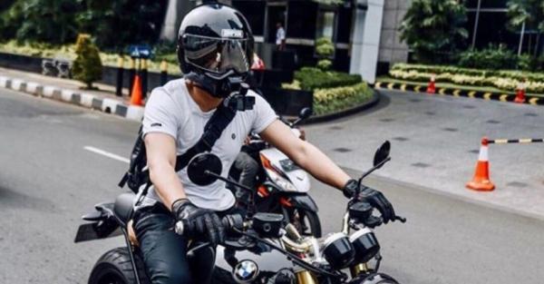 4 Gaya Santai Ariel NOAH yang Tetap Cool dan Macho