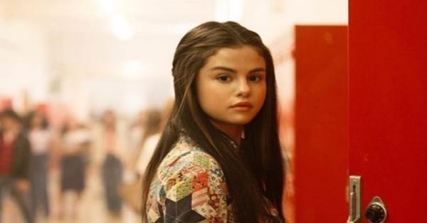 Justin Bieber Bertunangan, Selena Gomez Asyik Liburan