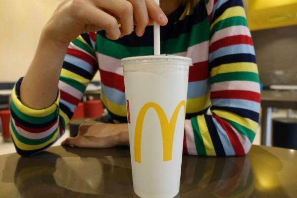  Stop  Pakai Plastik  McDonald s Australia Mulai Gunakan 