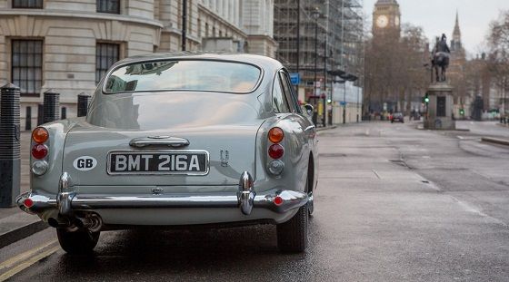 Astom Martin James Bond