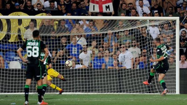 Bintang Italia di Euro 2020 diburu enam klub top. Persona yang dimaksud adalah Domenico Berardi. (Foto: Sky Sports)