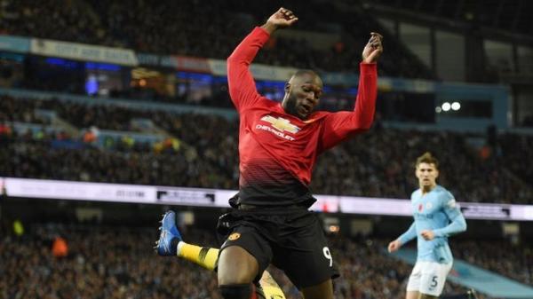 Romelu Lukaku Penyerang Inter Milan Romelu Lukaku merayakan gol yang dibuatnya saat mengalahkan Brescia 2-1 di Mario Rigamonti, Rabu (30/10/2019) dini hari WIB. (Foto: AP)