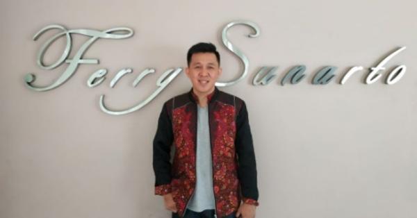 Kisah Ferry Sunarto dari Ready to Wear hingga Menduniakan Kebaya