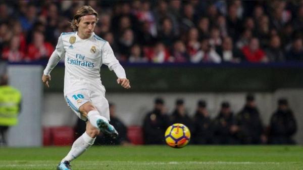 Modric3 Pemain Real Madrid Luka Modric merayakan gol yang dicetaknya saat mengalahkan Valencia 3-1 pada semifinal Piala Super Spanyol di King Abdullah Sports City, Kamis (9/1/2020) dini hari WIB. (Foto: AFP)