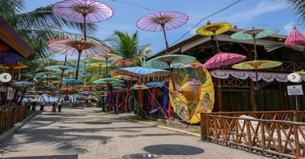 Tempat wisata di Sungailiat, Pantai Tongaci. (Foto: Antara)