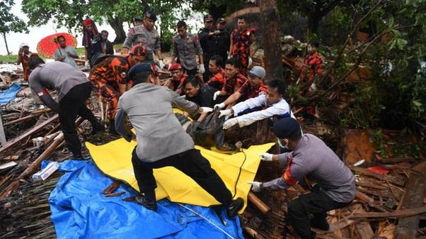 Tsunami Selat Sudan terjang Banten, Santu (22/12/2018)