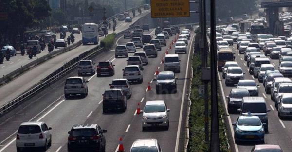 Mulai Hari Ini! Contraflow Berlaku di Tol Japek dan Jagorawi selama Nataru