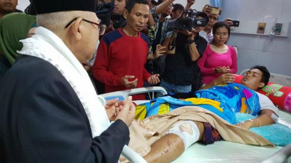 Cawapres nomor urut 01 Ma'ruf Amin mengunjungi sekaligus mendoakan para korban tsunami Selat Sunda yang ada di Banten agar cepat sembuh, Selasa (25/12/2018).