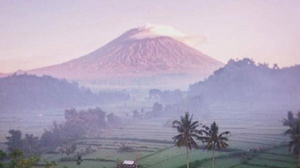 Gunung Agung merupakan gunung tertinggi di Bali. (Foto: dok iNews.id)