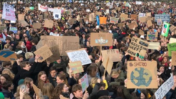 Ribuan Pelajar Belanda Bolos, Berdemo Tuntut Perubahan Kebijakan Iklim