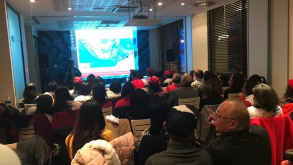 Dewan Pengarah Tim Kampanye Nasional TKN Jokowi-Ma'ruf Laksamana TNI (Purn) Marsetio saat memberikan pengarahan kala bertemu dengan relawan di Paris, Prancis, Kamis (7/3/2019). (Foto: Istimewa)