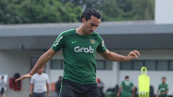 Ezra 1 Ezra Walian resmi jadi pemain Persib Bandung. (Foto: Instagram @Persib)