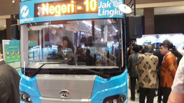 PT TransJakarta bakal melakukan uji coba dua bus listrik selama enam bulan di wilayah Jakarta. (Foto: iNews.id/Wildan Catra Mulia)