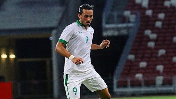 Ezra 4 Ezra Walian resmi jadi pemain Persib Bandung. (Foto: Instagram @Persib)