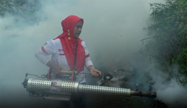 Fogging caleg Partai Perindo. (Foto: MNC)