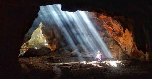 Berburu Foto Siluet di Gua Terawang Blora, Paling Diincar Traveler
