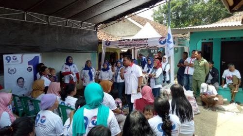 Caleg Perindo M Sopiyan menggelar bazar murah di Bogor. (Foto: Okezone/Putra RA)