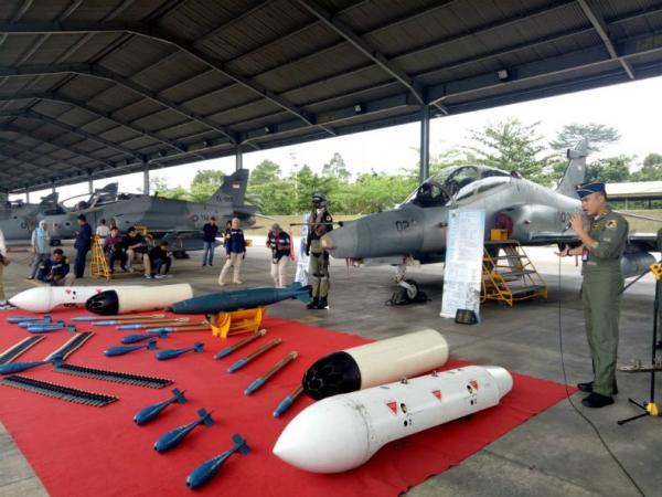 Pesawat tempur F16 di Skuadron 16 Fighting Falcon Lanud Roesmin Nurjadin. (Foto: iNews.id/Wildan Catra Mulia)