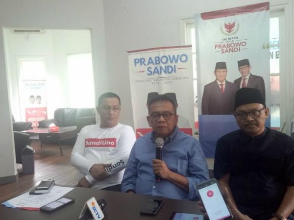 CEO Sekretariat Nasional (Seknas) Prabowo-Sandi, M Taufik (tengah). (Foto: iNews.id/Wildan Catra Mulia)